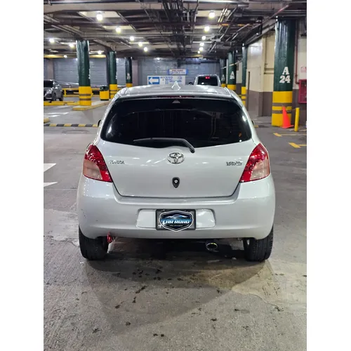 Toyota Yaris 2007 Plateado Caracas