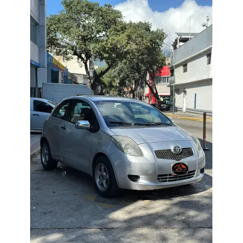 Toyota Yaris 2008 Plateado Caracas
