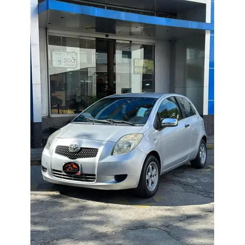 Toyota Yaris 2008 Plateado Caracas