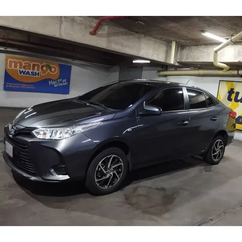 Toyota Yaris 2023 Blanco Caracas