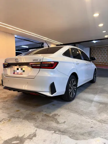 Toyota Yaris 2023 Blanco Caracas