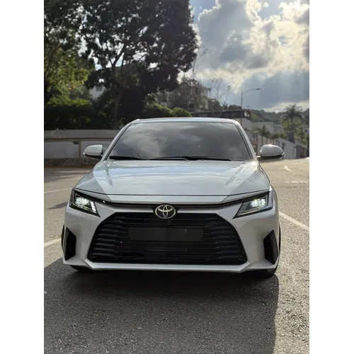 Toyota Yaris E 2024 Blanco Caracas