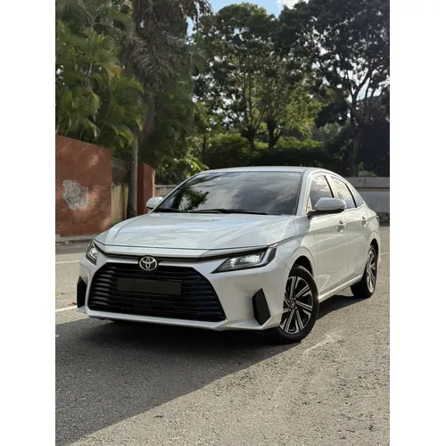 Toyota Yaris E 2024 Blanco Caracas