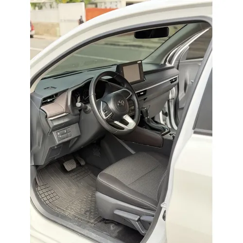 Toyota Yaris E 2024 Blanco Caracas