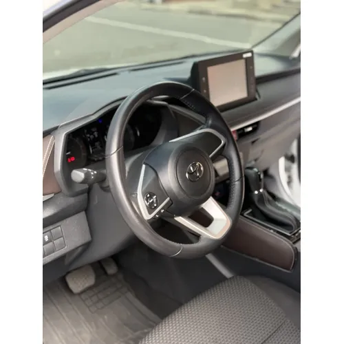 Toyota Yaris E 2024 Blanco Caracas