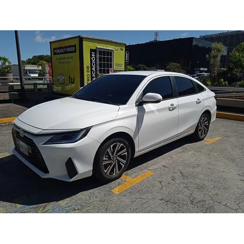 Toyota Yaris 2025 Blanco Caracas