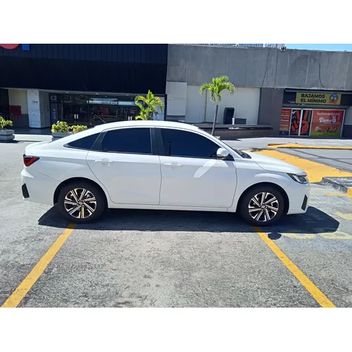 Toyota Yaris 2025 Blanco Caracas
