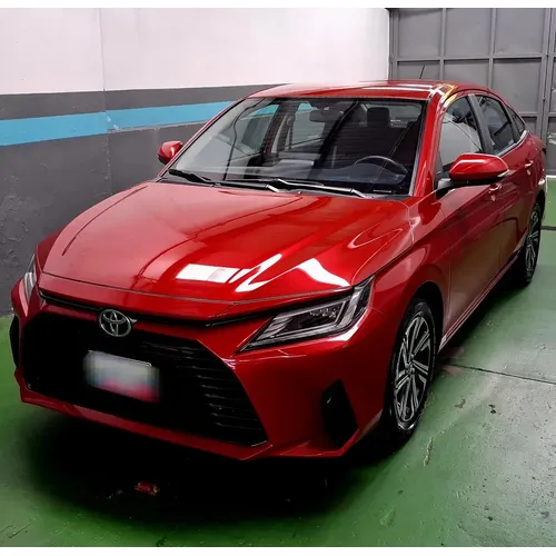 Toyota Yaris 2025 Rojo Caracas