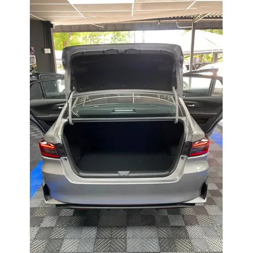 Toyota Yaris 2026 Plateado Caracas