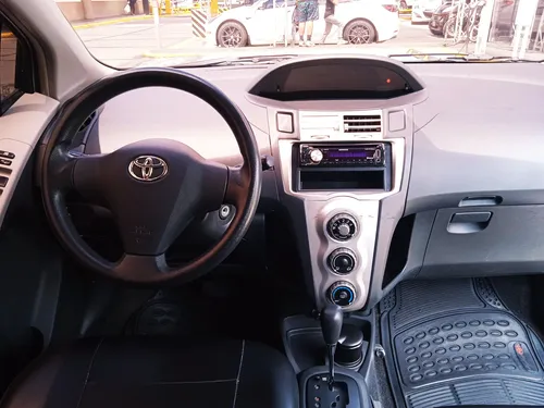 Toyota Yaris 2006 Plateado Caracas