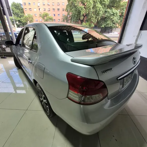 Toyota Yaris Belta 2008 Plateado Caracas