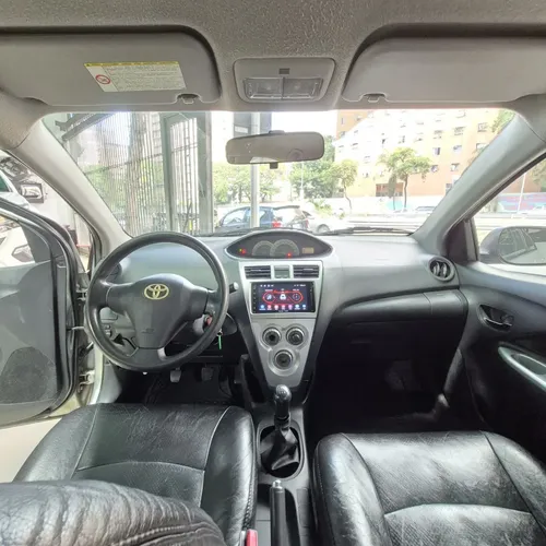 Toyota Yaris Belta 2008 Plateado Caracas