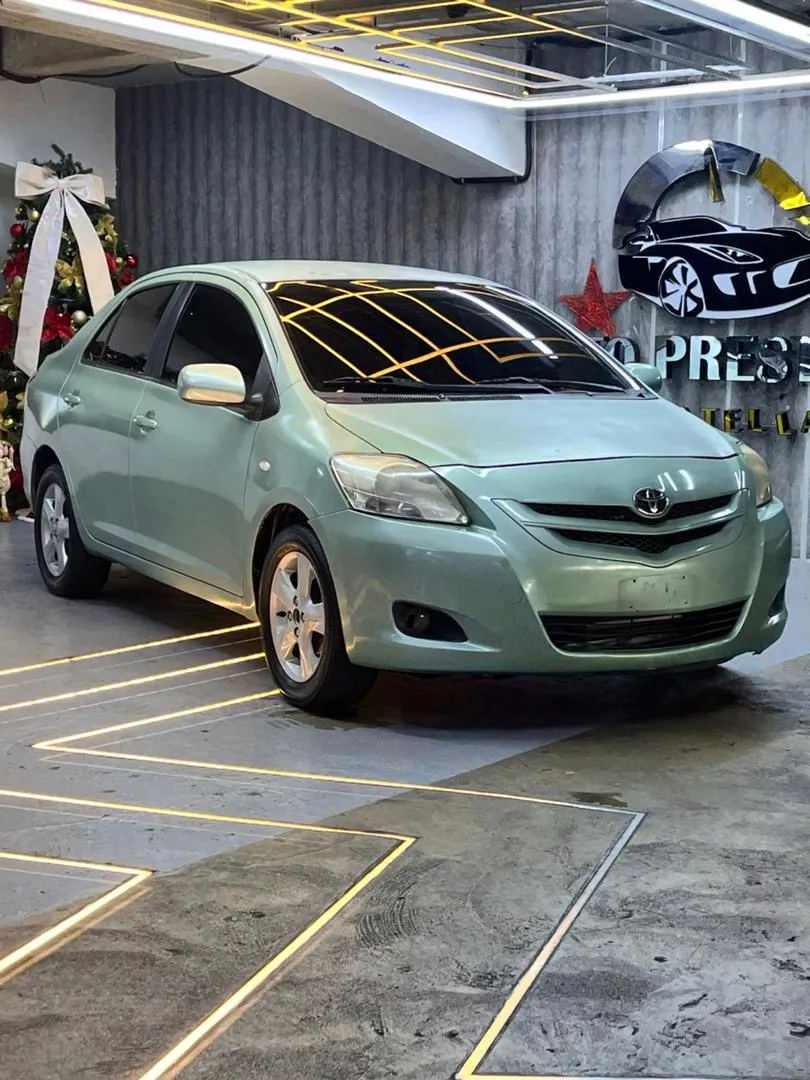 Toyota Yaris Belta 1900 Verde Caracas