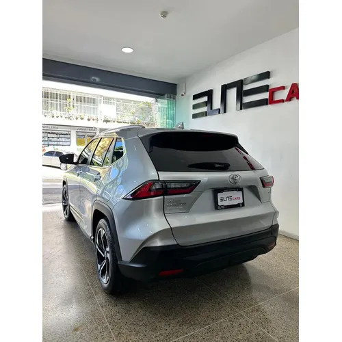 Toyota Yaris Cross 2024 Plateado Caracas
