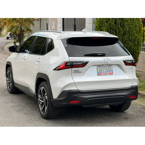Toyota Yaris Cross 2024 Blanco Caracas