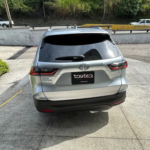 Toyota Yaris Cross 2025 Plateado Los Teques
