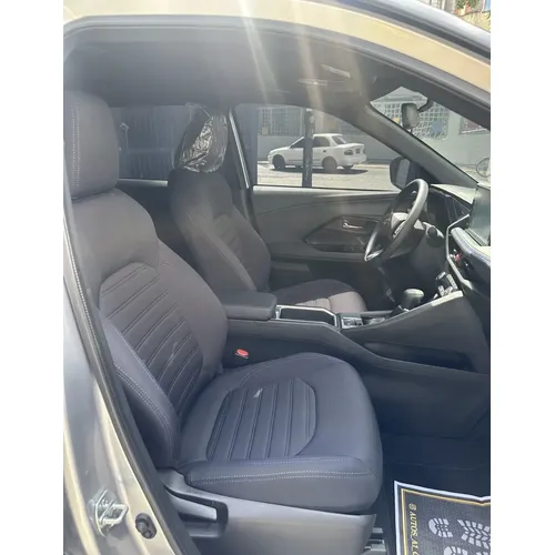 Toyota Yaris Cross G 2025 Plateado Caracas