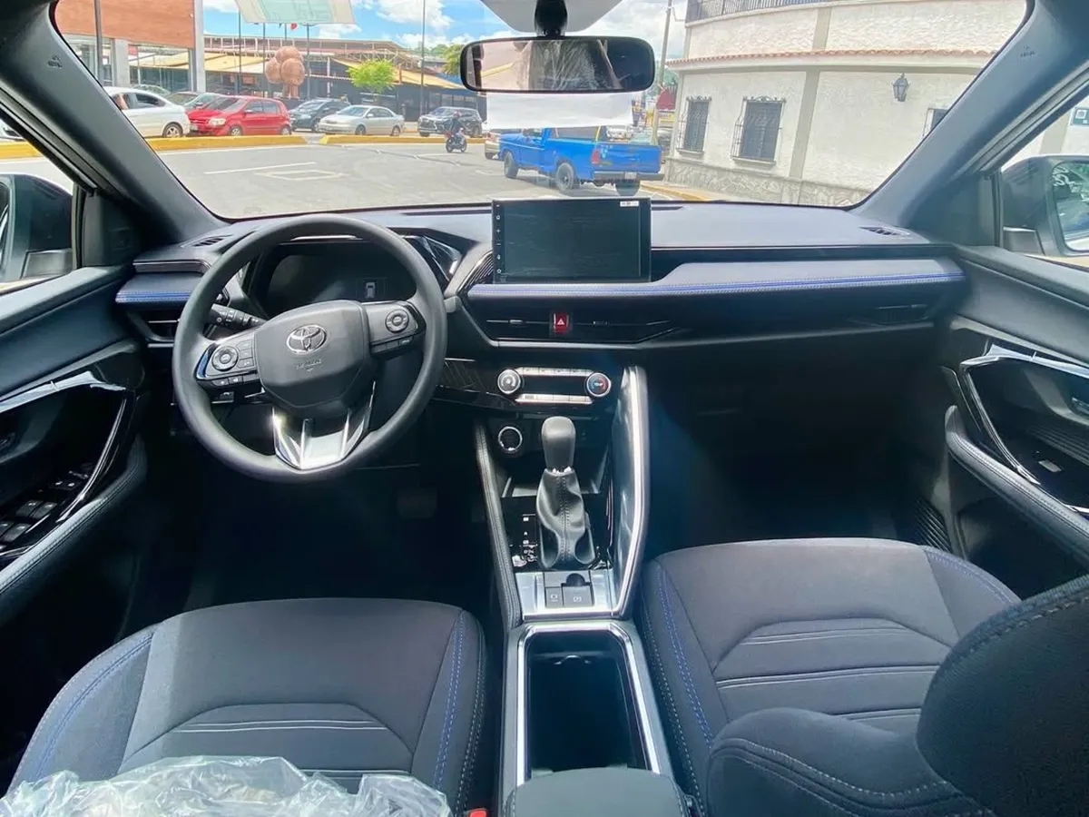 Toyota Yaris Cross 2025 Blanco Caracas