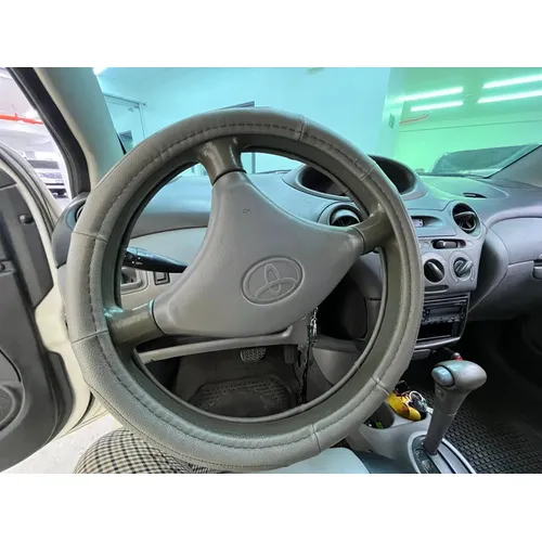Toyota Yaris 2001 Blanco Caracas