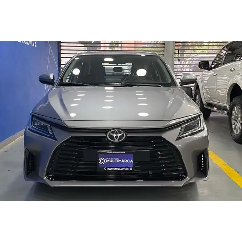 Toyota Yaris E 2026 Plateado Caracas