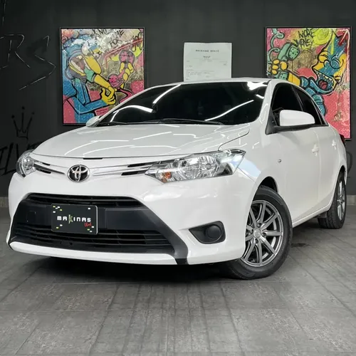 Toyota Yaris E 2014 Blanco Caracas