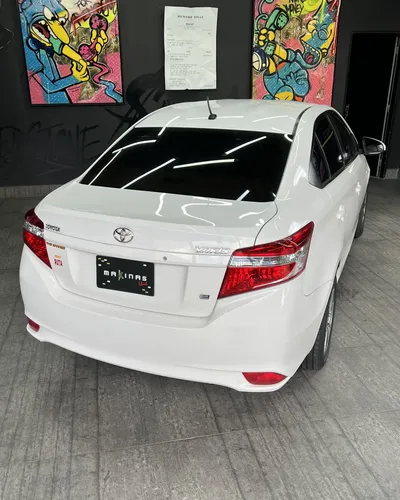 Toyota Yaris E 2014 Blanco Caracas