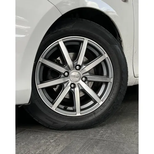 Toyota Yaris E 2014 Blanco Caracas