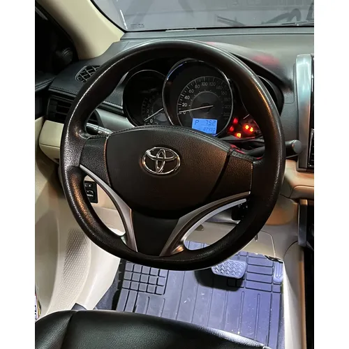 Toyota Yaris E 2014 Blanco Caracas