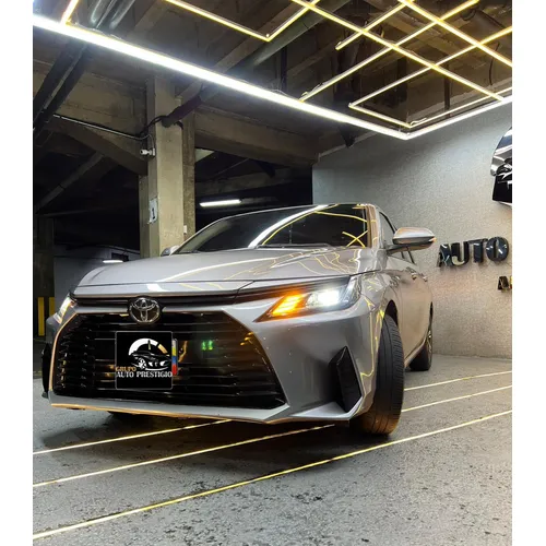 Toyota Yaris E 2024 Plateado Caracas