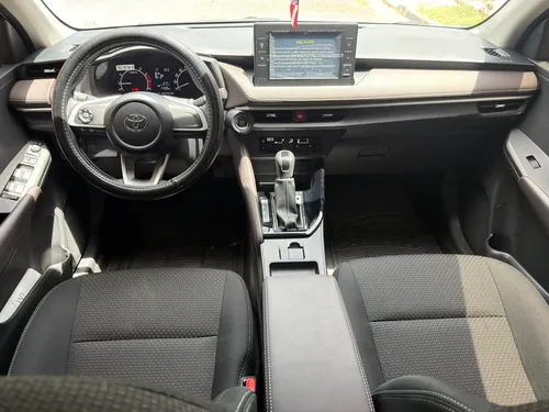 Toyota Yaris E 2024 Blanco Caracas