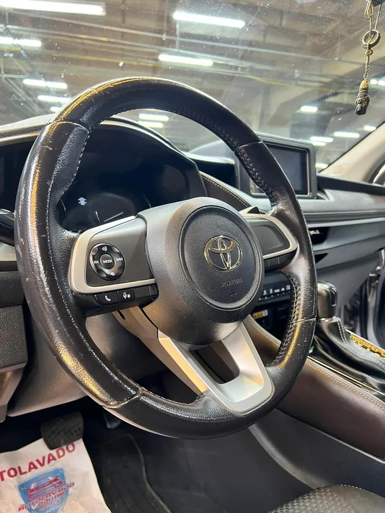 Toyota Yaris E 2024 Plateado Caracas