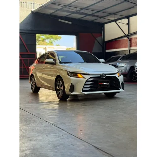 Toyota Yaris E 2024 Blanco Caracas