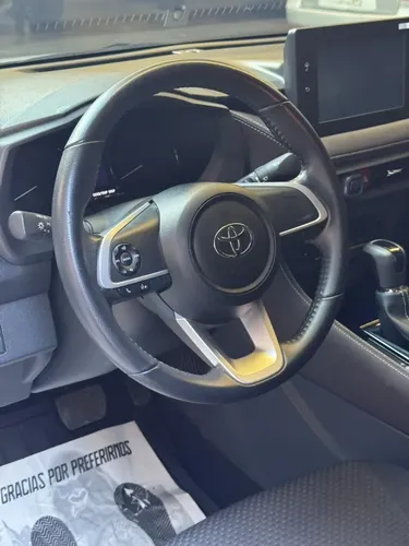 Toyota Yaris E 2024 Blanco Caracas