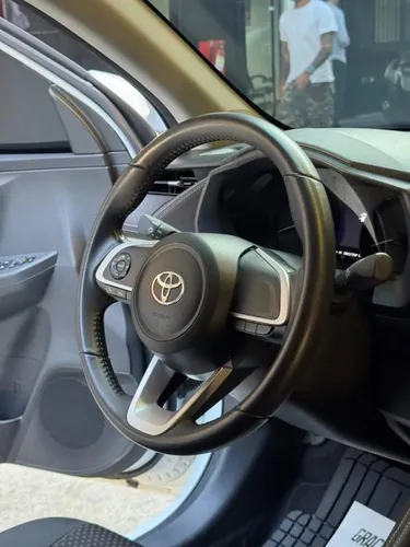 Toyota Yaris E 2024 Blanco Caracas