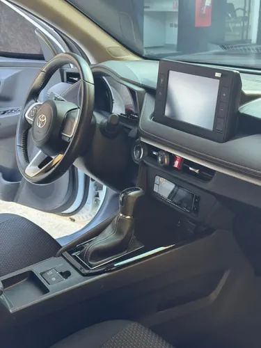 Toyota Yaris E 2024 Blanco Caracas