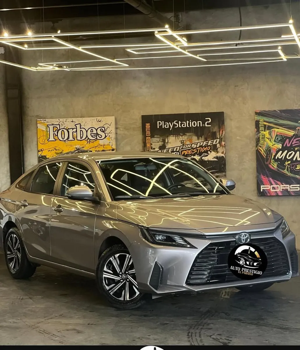 Toyota Yaris E 2024 Beige Caracas