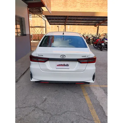 Toyota Yaris E 2025 Blanco Caracas