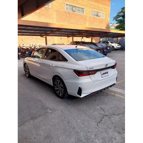 Toyota Yaris E 2025 Blanco Caracas