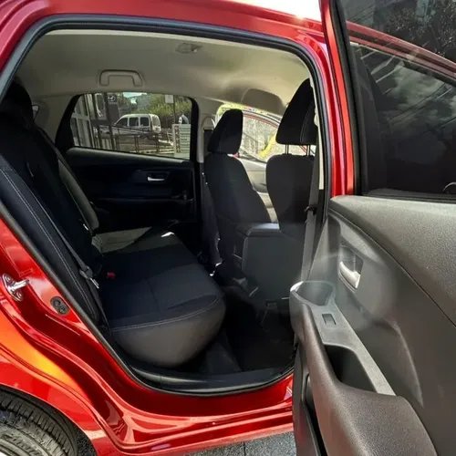 Toyota Yaris E 2025 Rojo Los Teques