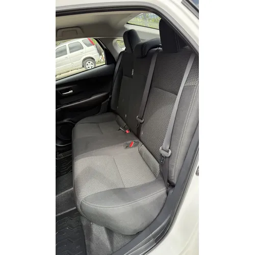 Toyota Yaris E 2025 Blanco