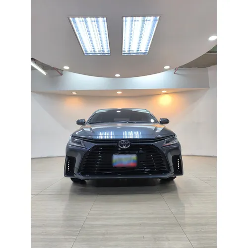 Toyota Yaris E 2026 Gris Caracas