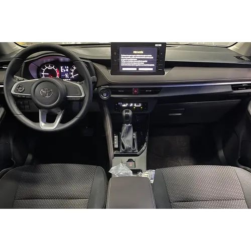 Toyota Yaris E 2025 Blanco Caracas