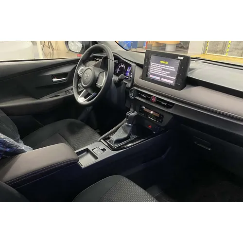 Toyota Yaris E 2026 Plateado Caracas