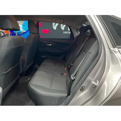 Toyota Yaris E 2023 Gris Caracas