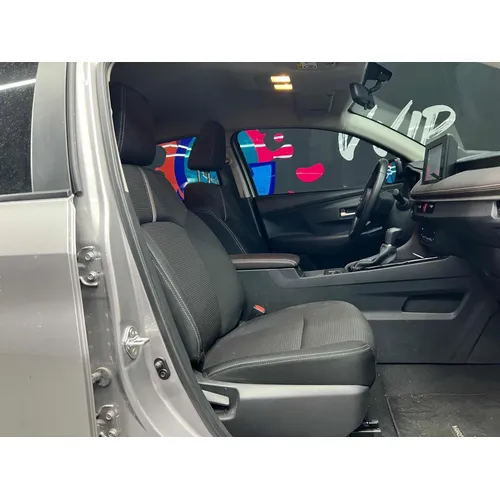 Toyota Yaris E 2023 Gris Caracas