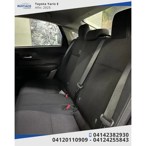 Toyota Yaris E 2025 Gris Caracas