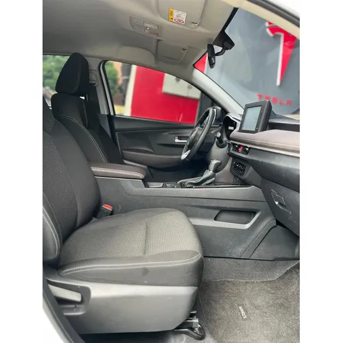 Toyota Yaris E 2024 Blanco Caracas