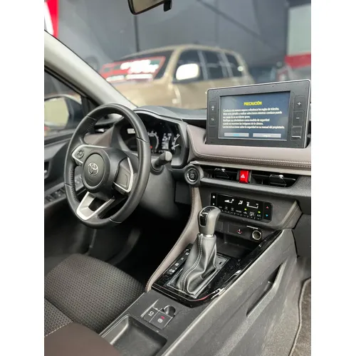Toyota Yaris E 2024 Blanco Caracas