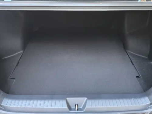 Toyota Yaris E 2025 Gris Caracas