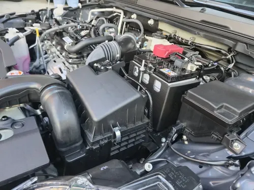 Toyota Yaris E 2025 Gris Caracas